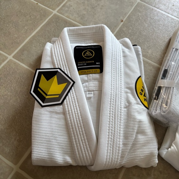 Kids White Martial Arts Shirt - Picture 8 of 9